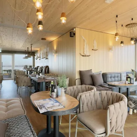 Front In Lembruch-duemmer With Wifi Holiday home *